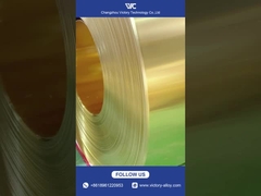 Affichage de produits en ceinture de cuivre, interprétant l'éclat de l'or